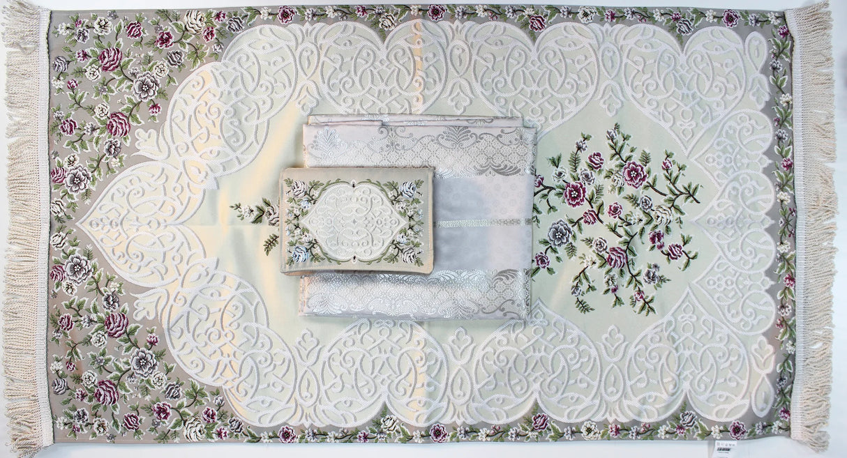 مجموعة الصلاة ســــما: ثوب وسجادة وغطاء مصحف