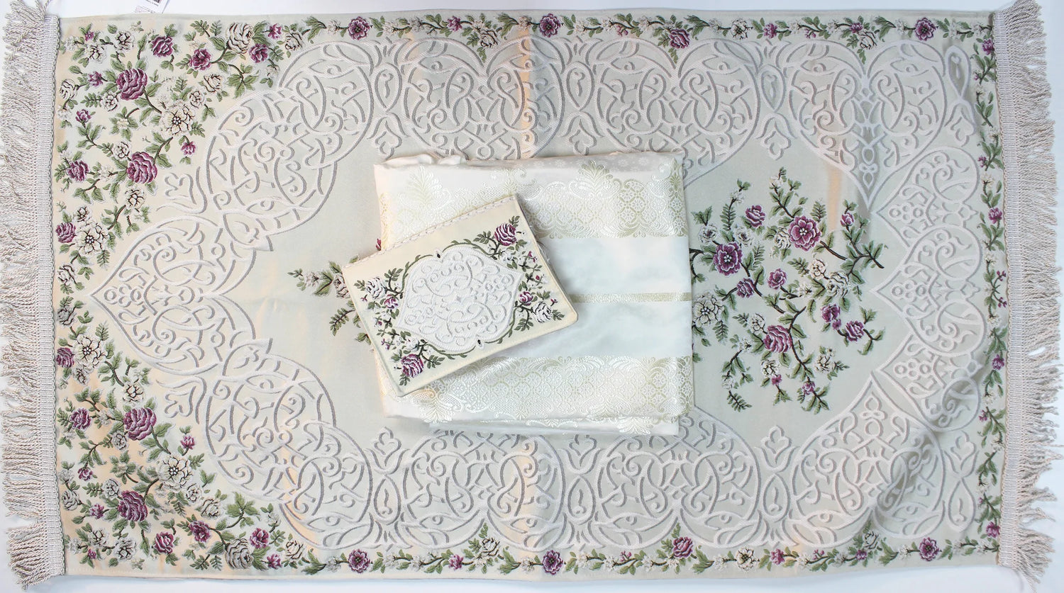 مجموعة الصلاة ســــما: ثوب وسجادة وغطاء مصحف